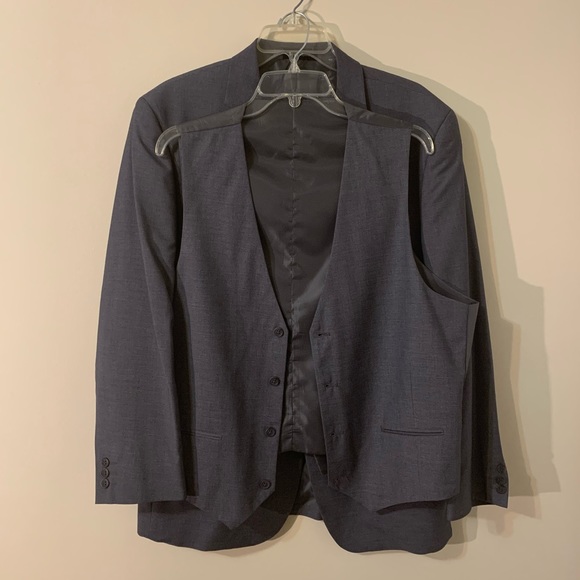 44R - Pronto Uomo  Suit Coat and Vest - Picture 10 of 16
